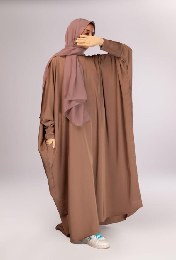 Batwing abaya with zipper sleeves