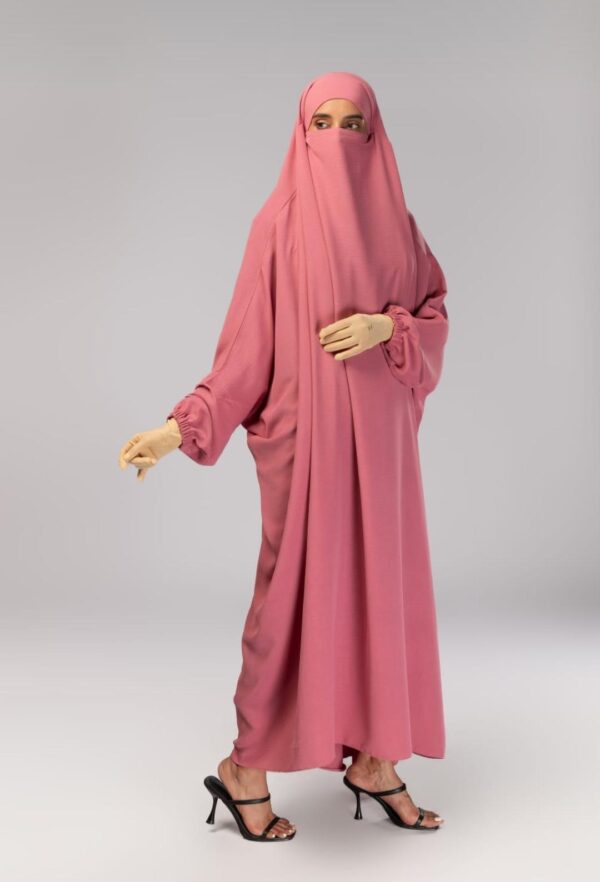 One piece jilbab with elastic sleeves