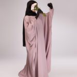 Batwing abaya with elastic sleeves