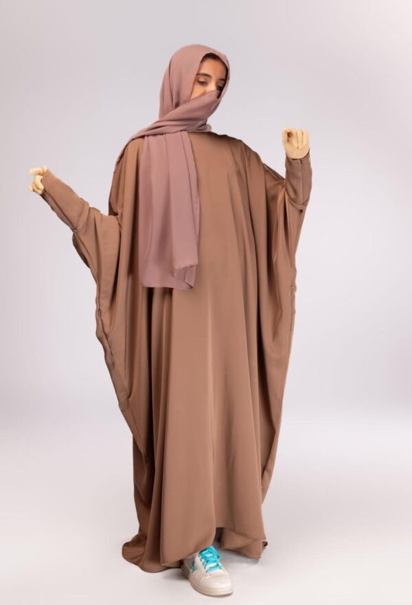 Batwing abaya with zipper sleeves
