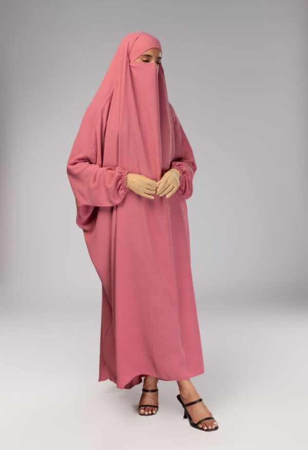 One piece jilbab with elastic sleeves