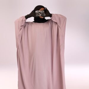 Batwing abaya with elastic sleeves