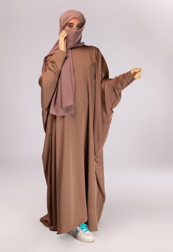 Batwing abaya with zipper sleeves