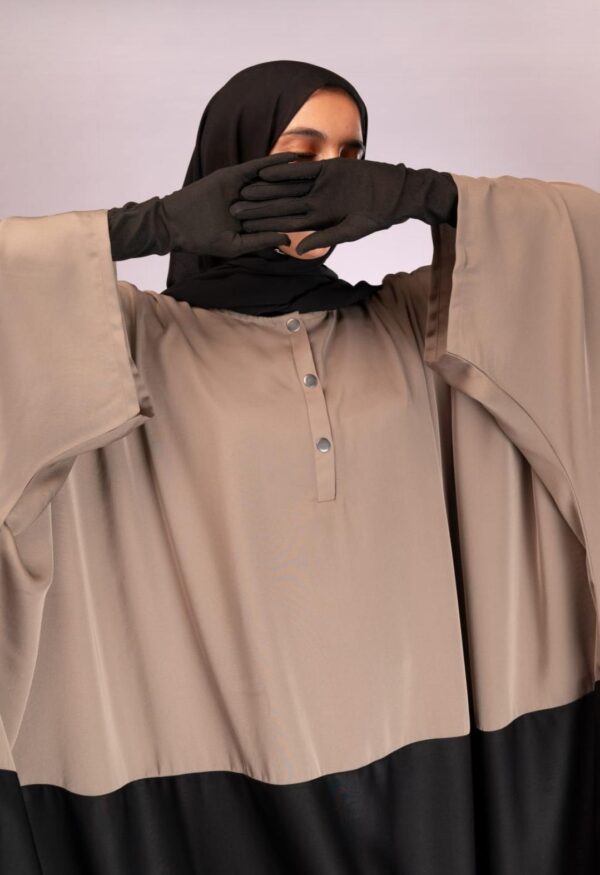 Batwing abaya with bell sleeves