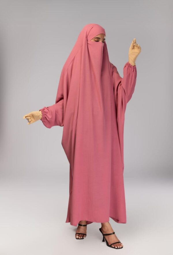 One piece jilbab with elastic sleeves