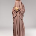 Batwing abaya with zipper sleeves
